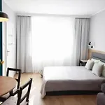 Апартаменты Four Seasons With Parking Place