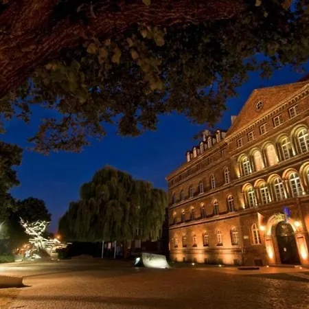 Four Seasons With Parking Place *