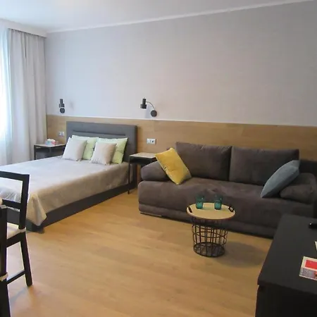 Four Seasons With Parking Place Apartment