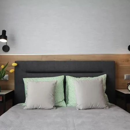 Four Seasons With Parking Place Apartment