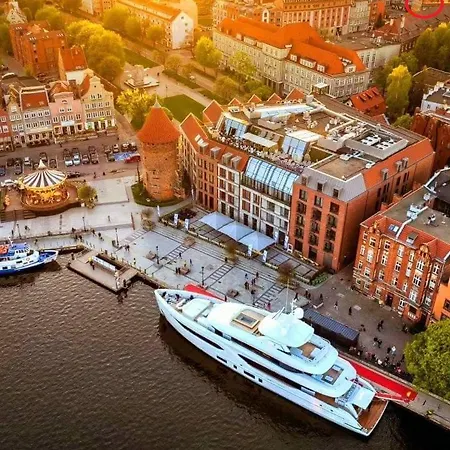 Four Seasons With Parking Place