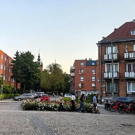 Four Seasons With Parking Place