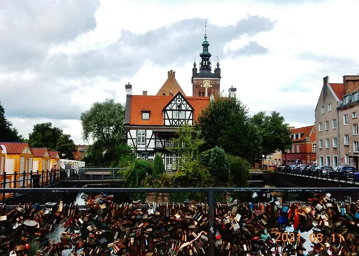 Four Seasons With Parking Place