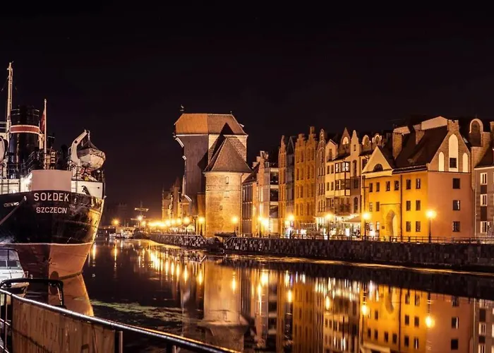 Four Seasons With Parking Place Gdańsk