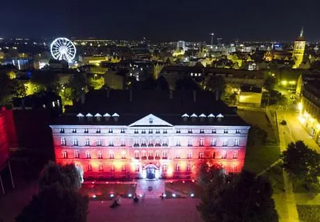 Four Seasons With Parking Place Daire