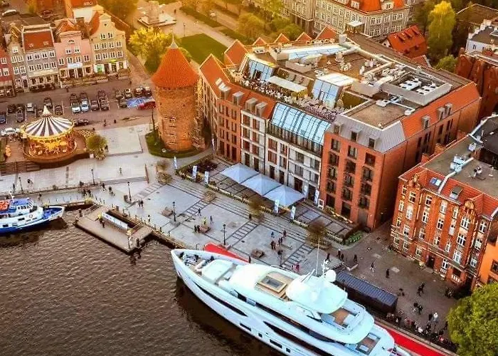 Four Seasons With Parking Place